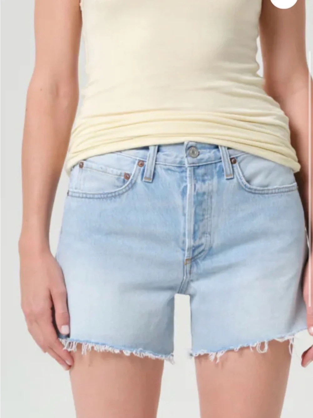 01. Agolde Parker long Denim Shorts in comeback